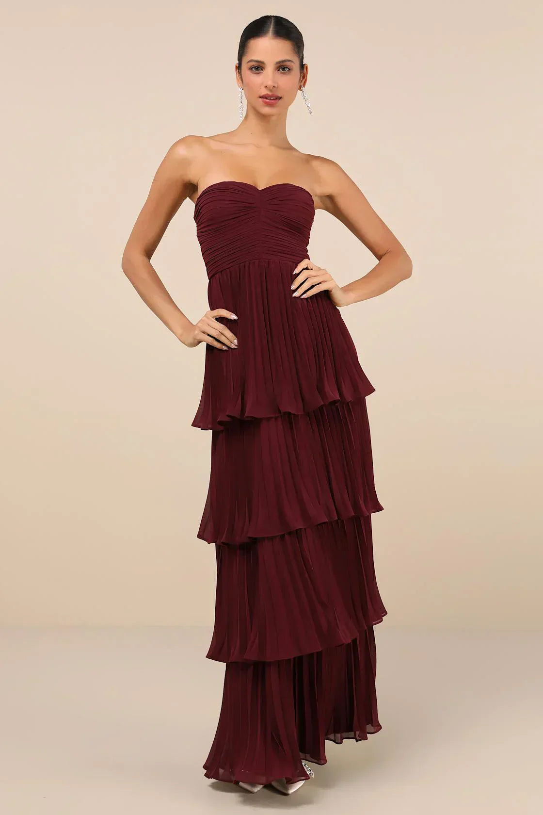 Velmara ™ | Trägerloses, mehrlagiges Maxikleid mit Rüschen
