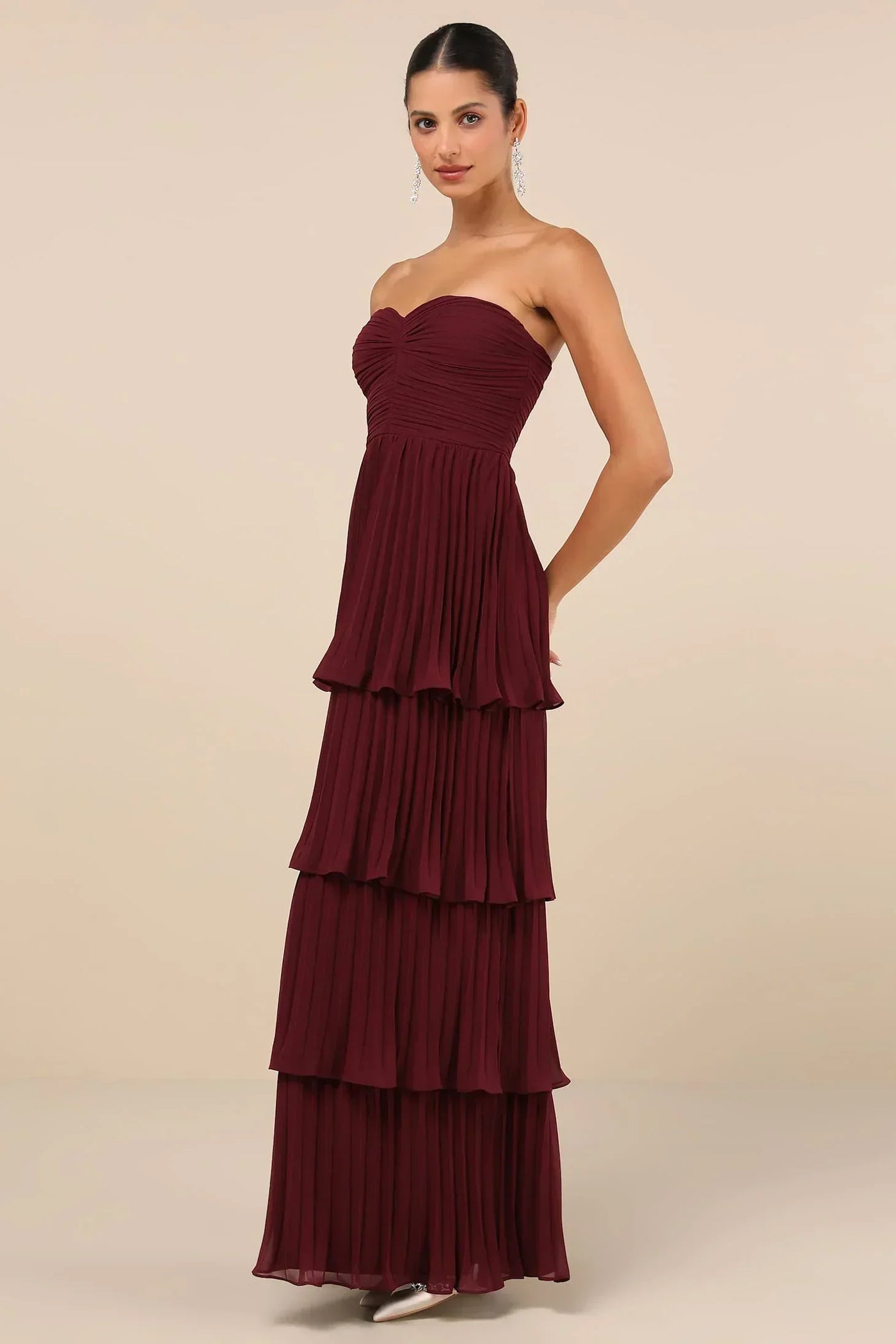 Velmara ™ | Trägerloses, mehrlagiges Maxikleid mit Rüschen
