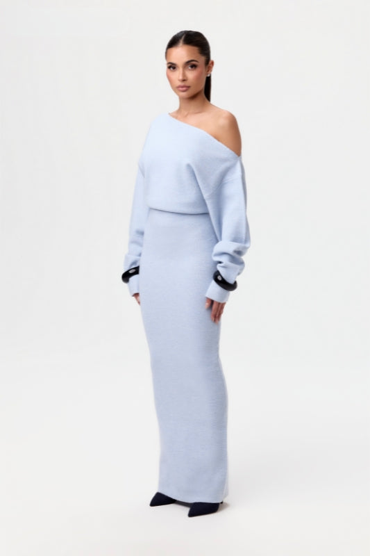 Trina – Schulterfreies Strickkleid