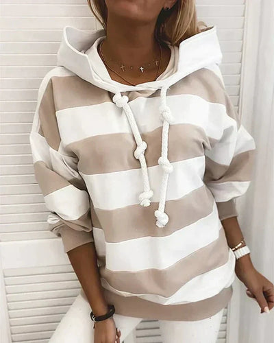 Lara - warmer und modischer kapuzenpullover