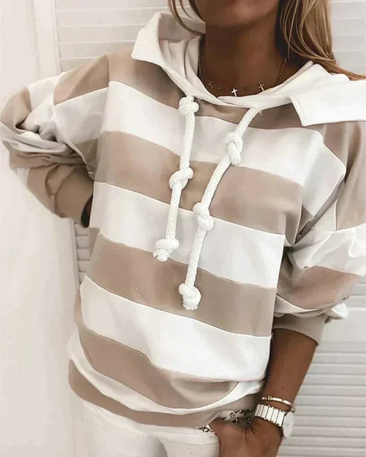 Lara - warmer und modischer kapuzenpullover