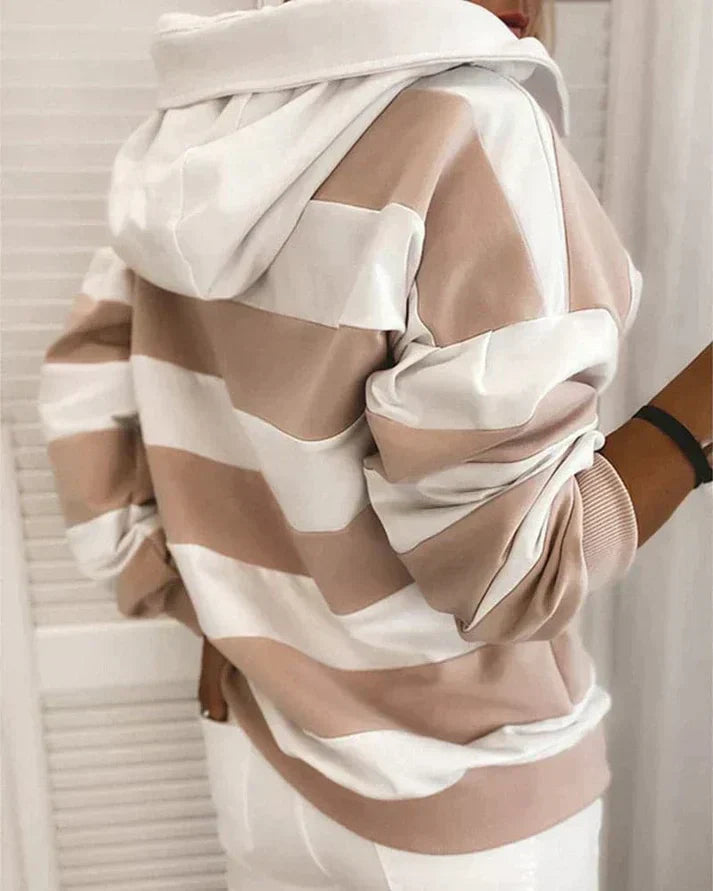 Lara - warmer und modischer kapuzenpullover