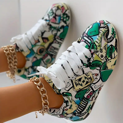 Veronika | Sneakers mit Graffiti-Design