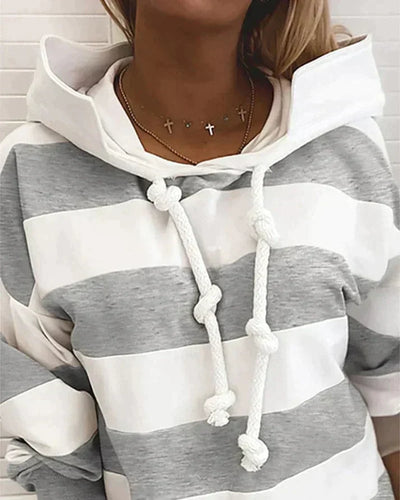Lara - warmer und modischer kapuzenpullover