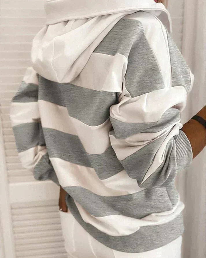Lara - warmer und modischer kapuzenpullover