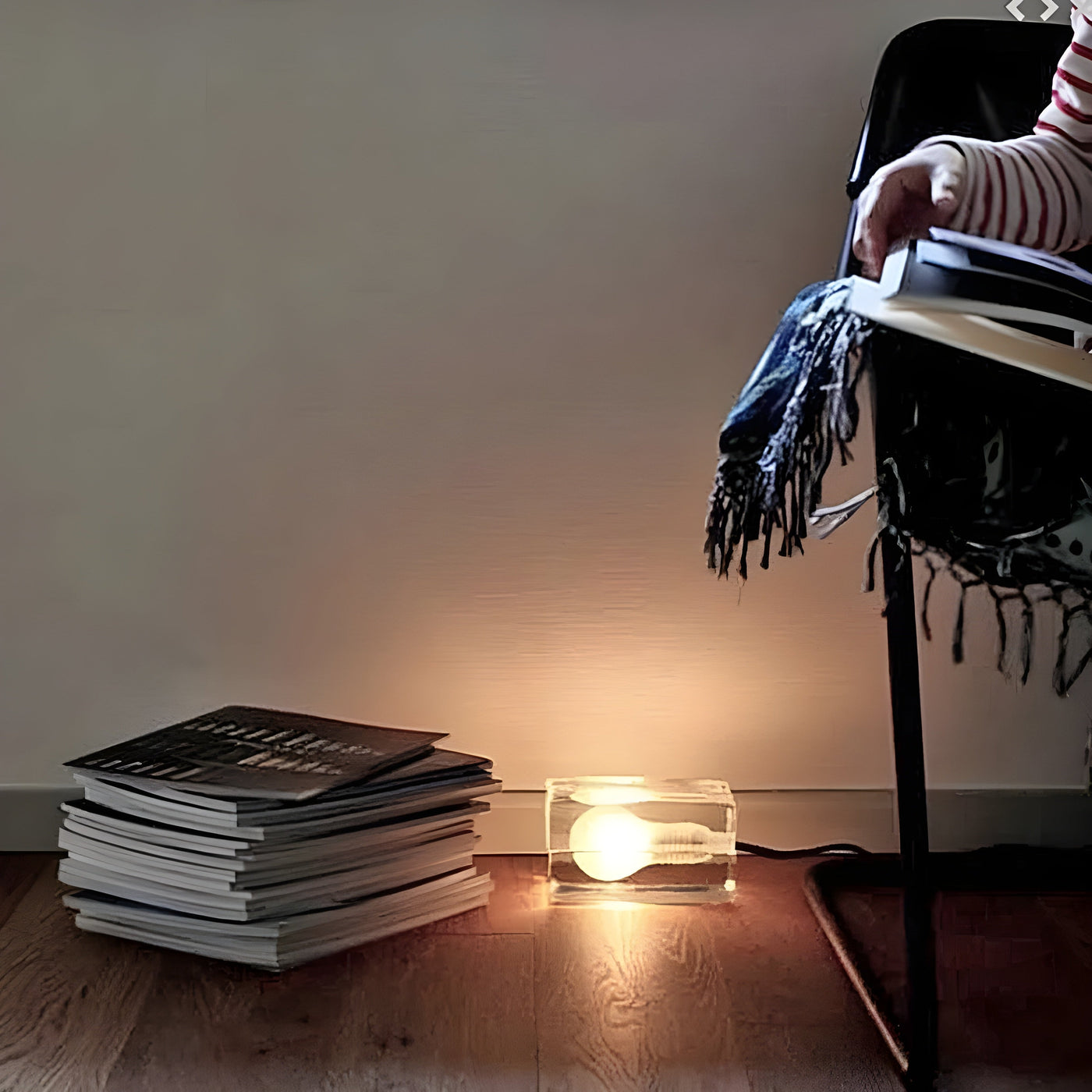 ZenCube Lamp – Moderne transparente Eistischlampe mit Würfel-Glühbirne