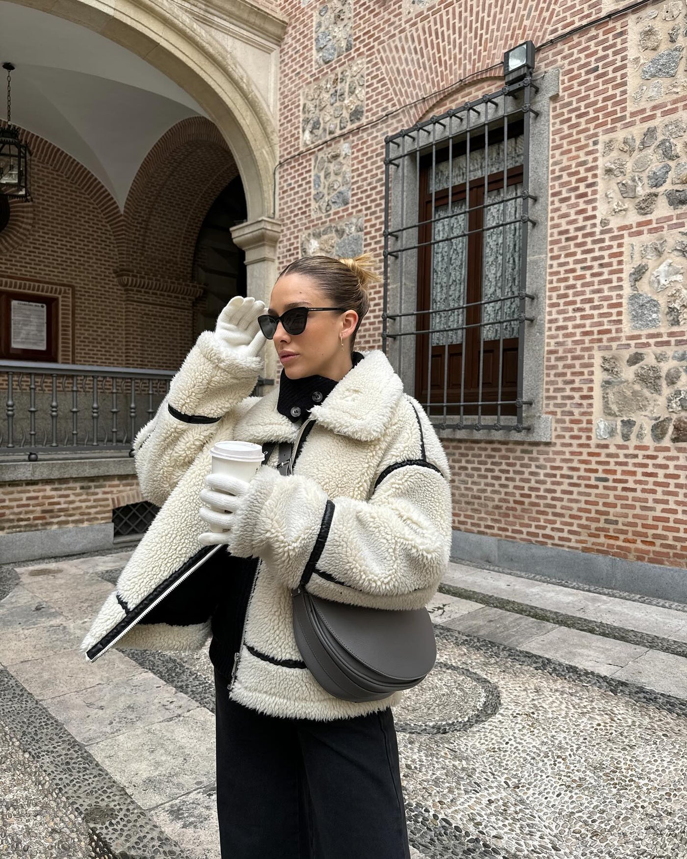 Teddy-Pilotenjacke – Dilara | Trendig, Warm, Oversized & Stilvoll!