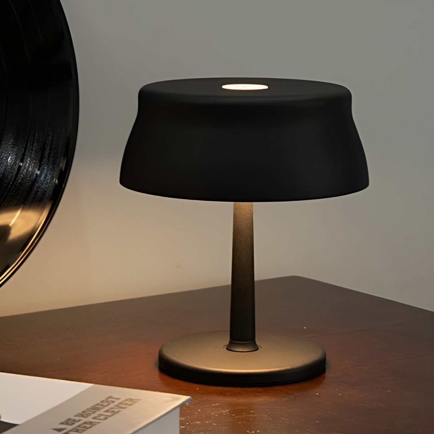 TouchMetal Light - Dekorative LED-Tischleuchte mit Touch-Steuerung