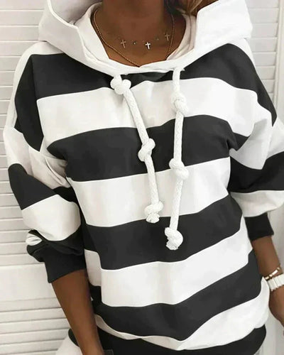 Lara - warmer und modischer kapuzenpullover