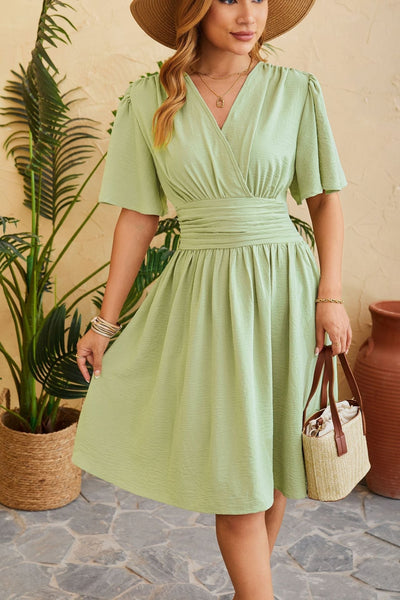 Damen Midikleid mit kurzen Ärmeln und Überkreuzausschnitt hellblau - Isadora