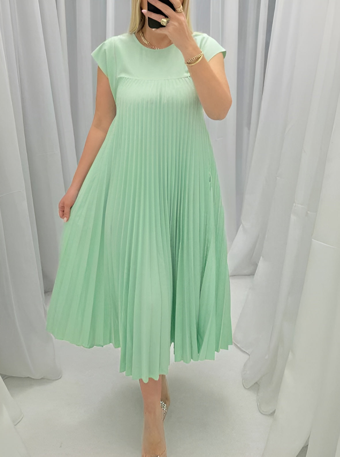 Simone | Leichte und elegante Plissiertrobe
