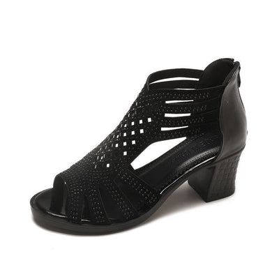 Römische Sandalen mit mittlerem Absatz und schwarzer durchbrochener Oberfläche - Elvira