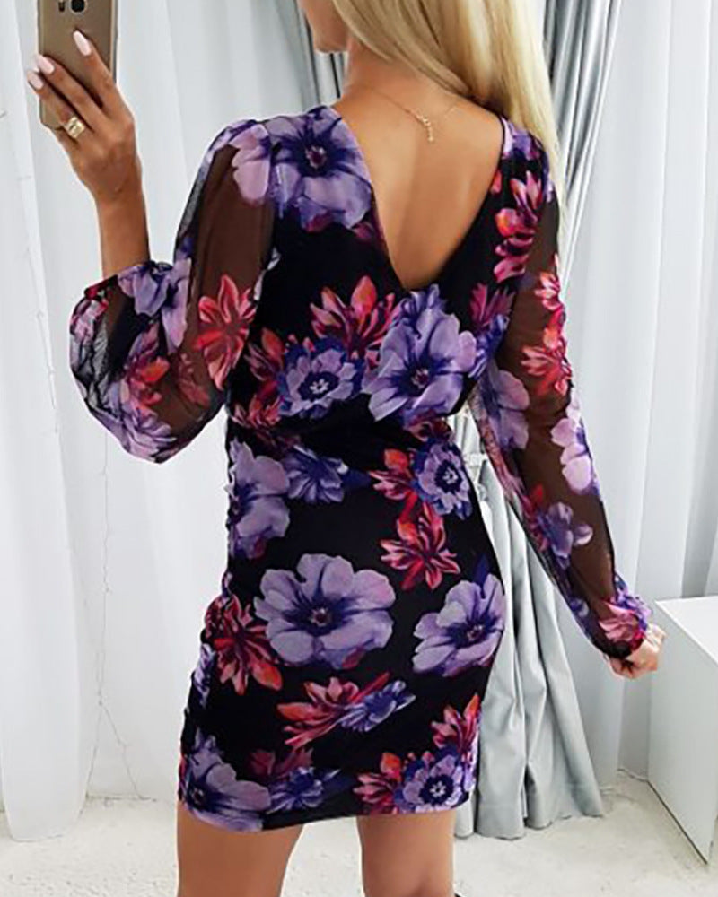 Stella | Modisches Slim-Bubble-Kleid mit Blumen-Netzdesign