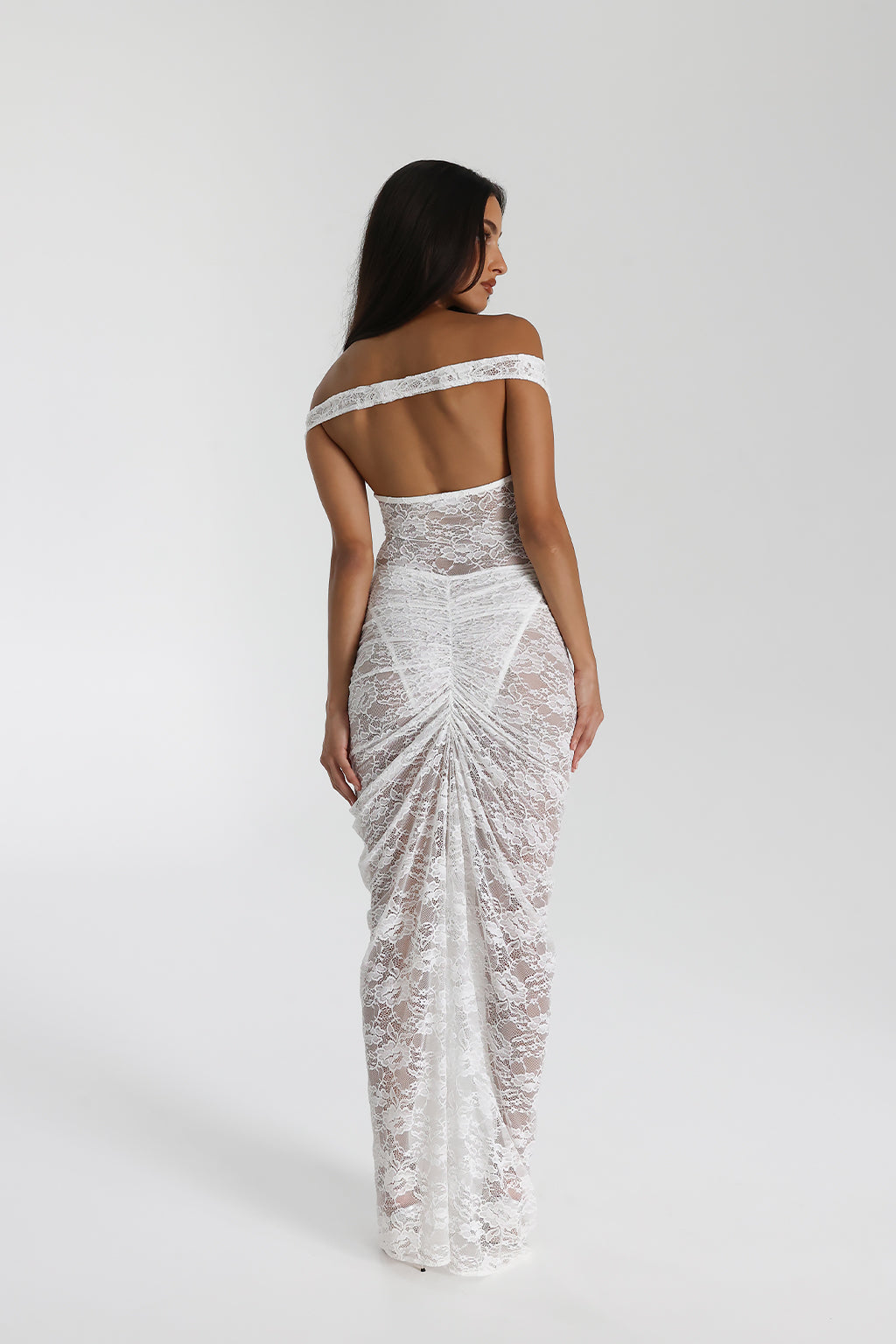 Selune ™ | Schulterfreies Maxikleid aus durchsichtiger Spitze