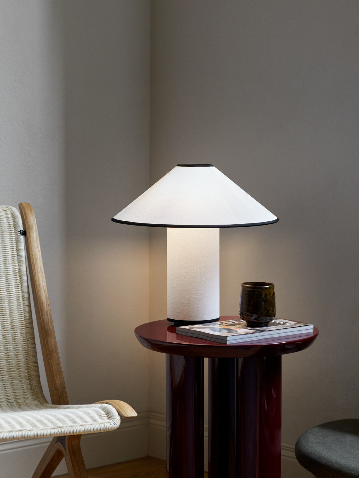 Tischlampe mit Stoffschirm – Lunara
