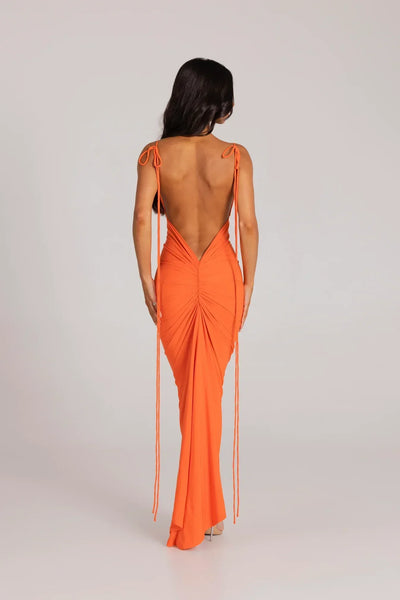 Alindra ™ | Rückenfreies Maxikleid