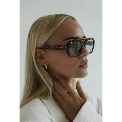 Trendige Sonnenbrille mit Glamour-Detail – Nova