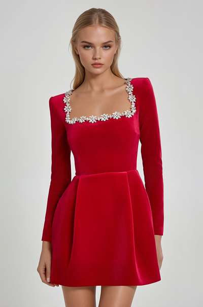Tazari™ | Minikleid mit verziertem Ausschnitt