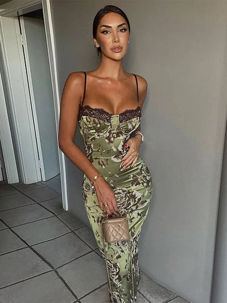 Talira™ | Figurbetontes Kleid mit floralem Spitzenbesatz
