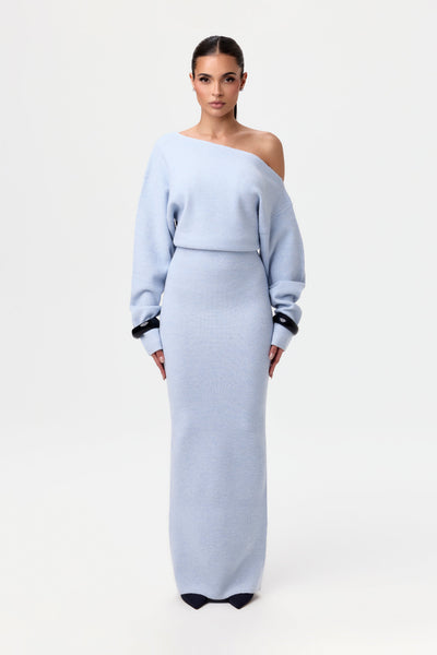 Trina – Schulterfreies Strickkleid