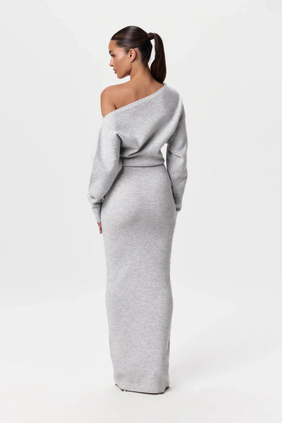 Trina – Schulterfreies Strickkleid