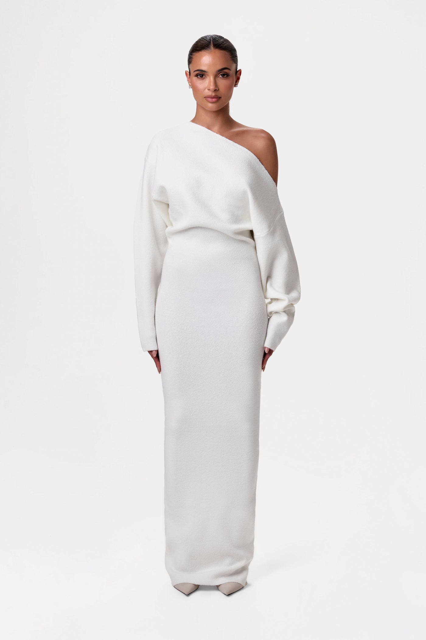 Trina – Schulterfreies Strickkleid