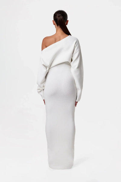 Trina – Schulterfreies Strickkleid