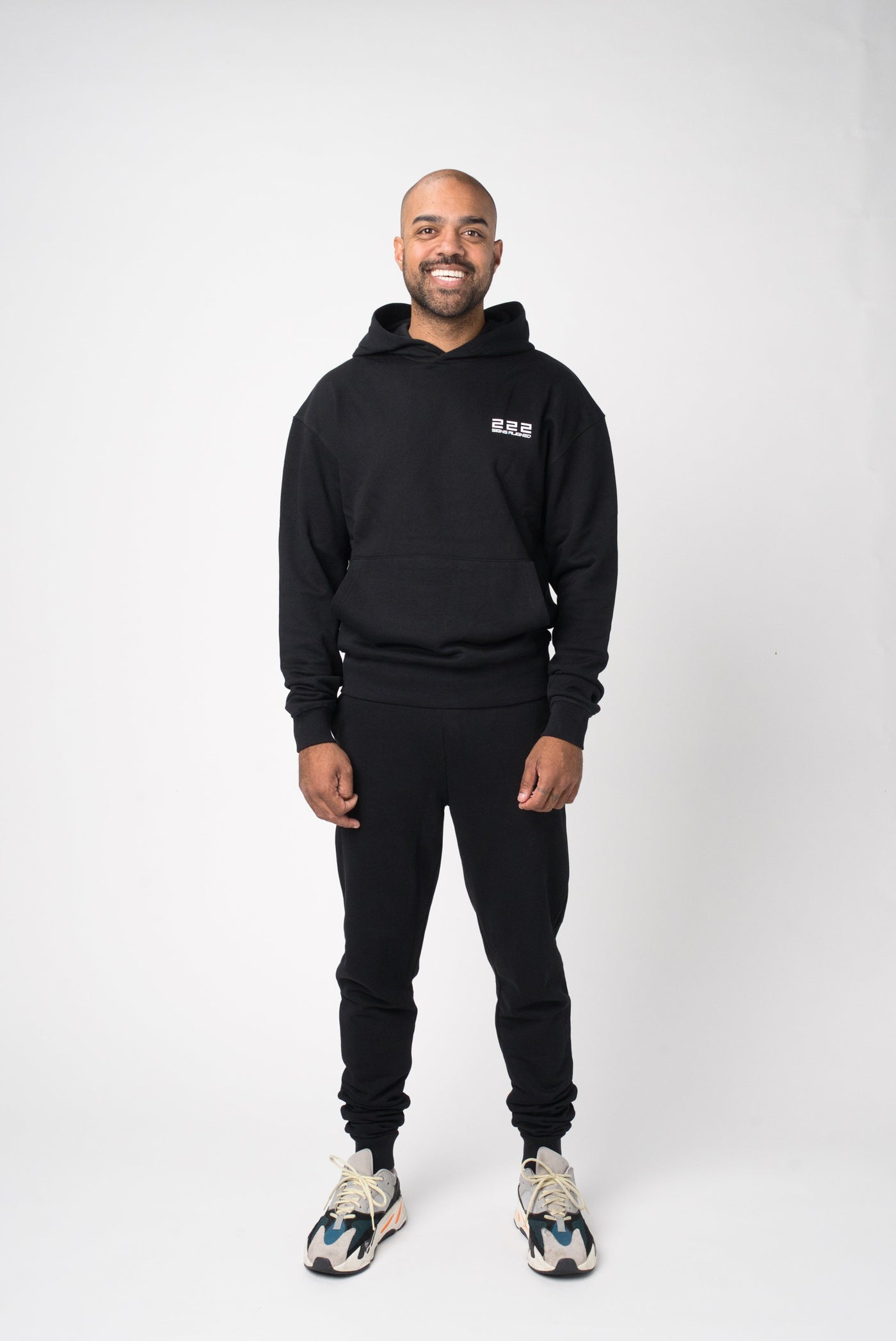SIGNS ALIGNED | HOODIE & HOSE – SCHWARZ