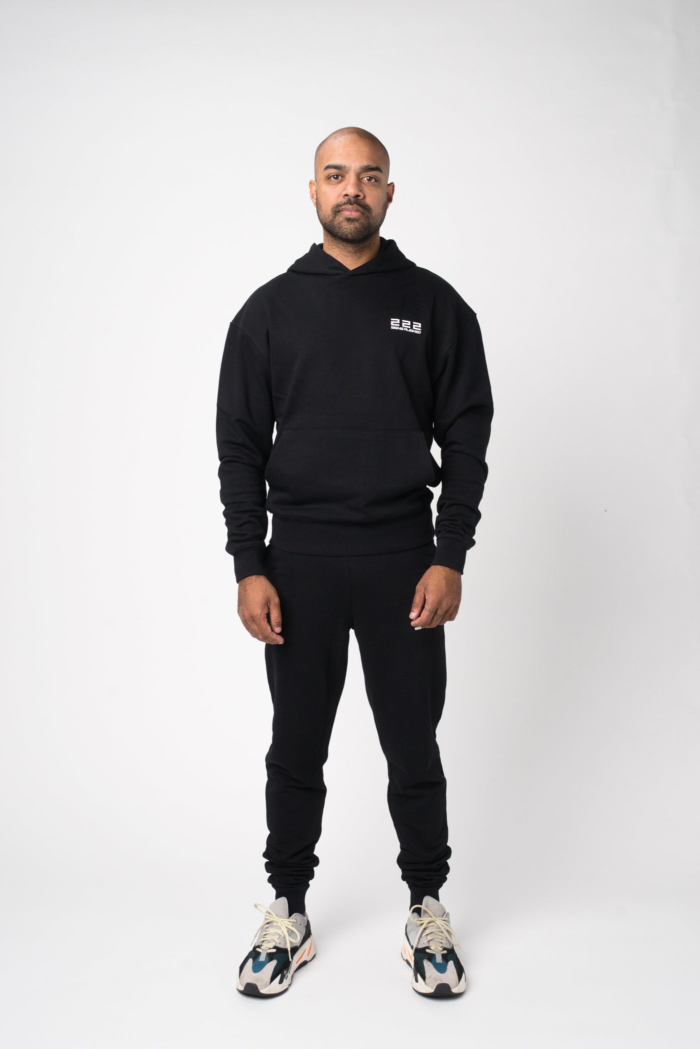 SIGNS ALIGNED | HOODIE & HOSE – SCHWARZ