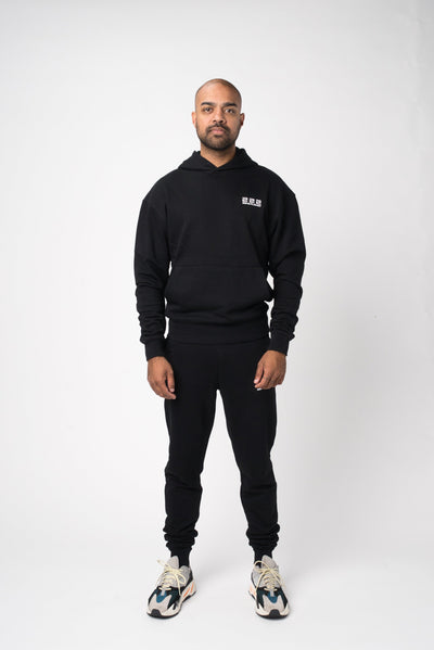 SIGNS ALIGNED | HOODIE & HOSE – SCHWARZ