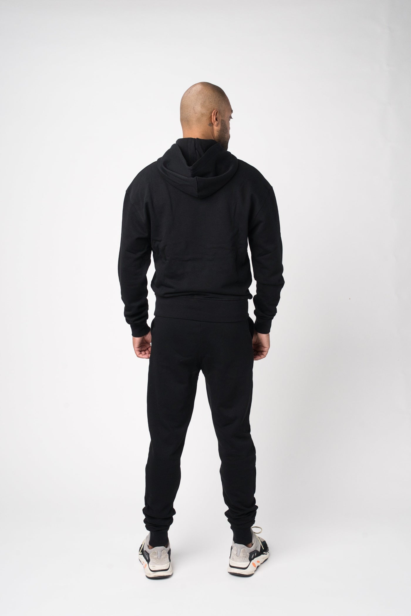 SIGNS ALIGNED | HOODIE & HOSE – SCHWARZ