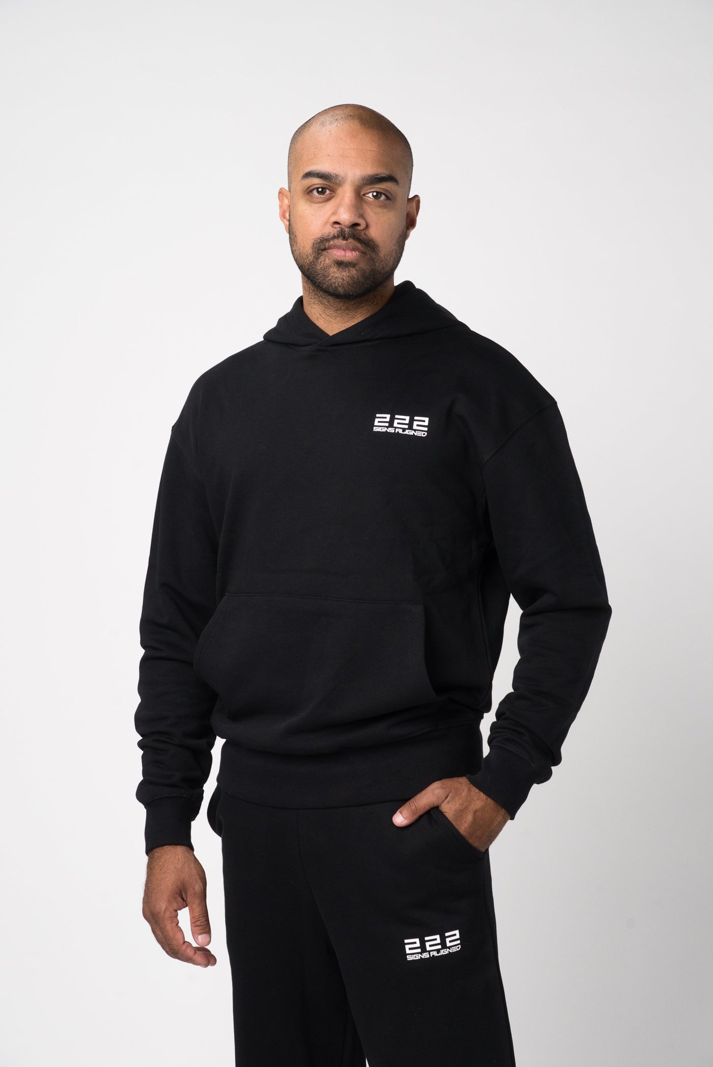 SIGNS ALIGNED | HOODIE & HOSE – SCHWARZ