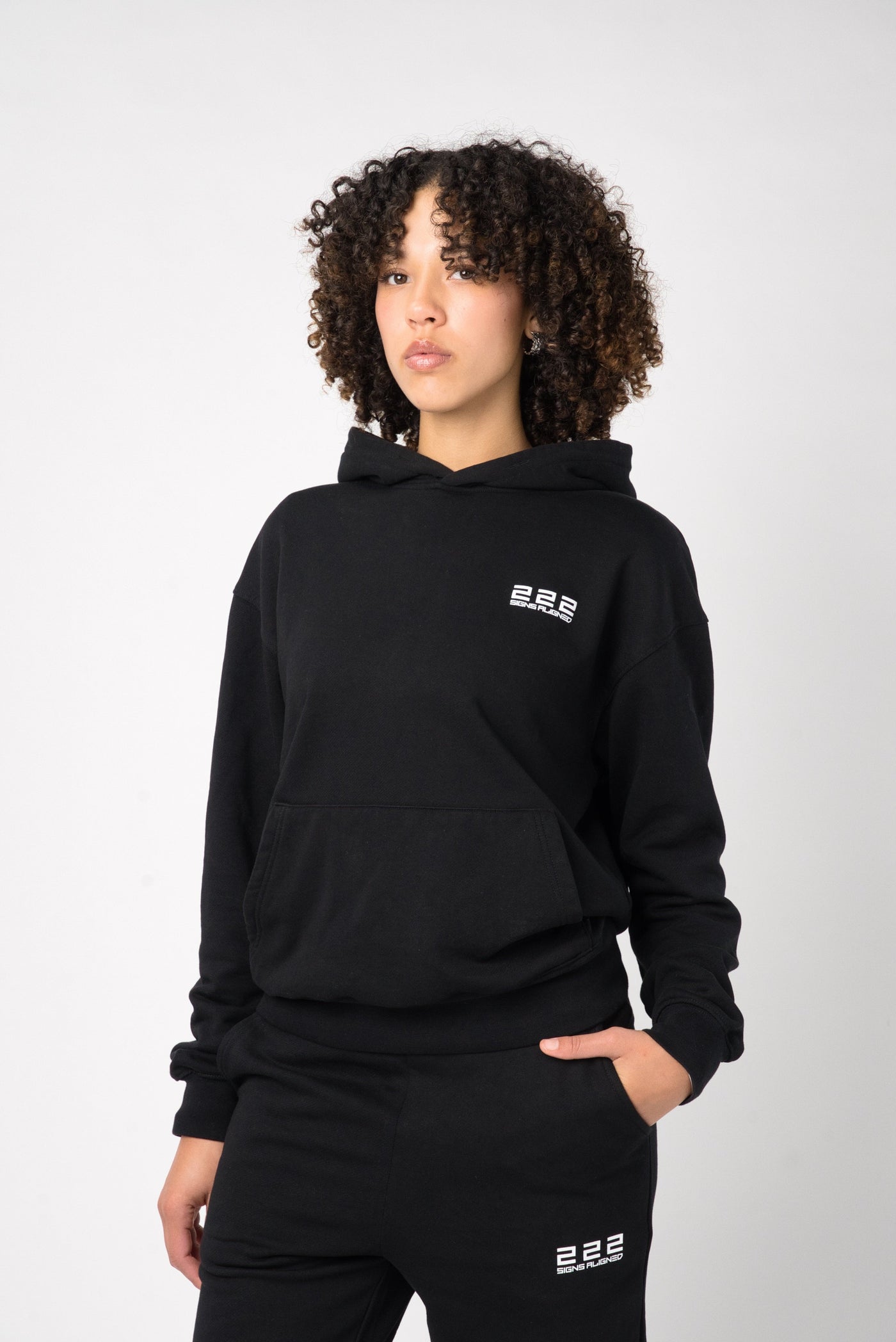 SIGNS ALIGNED | HOODIE & HOSE – SCHWARZ