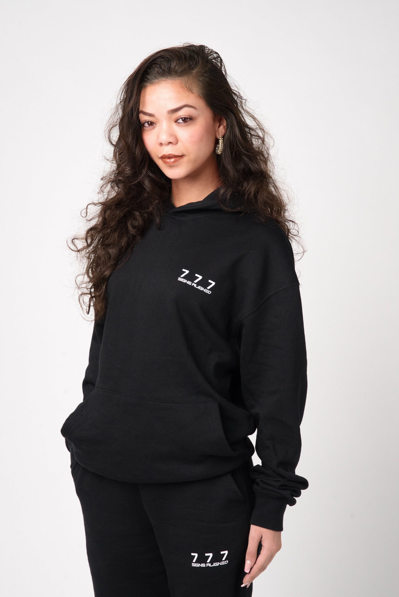 SIGNS ALIGNED | HOODIE & HOSE – SCHWARZ
