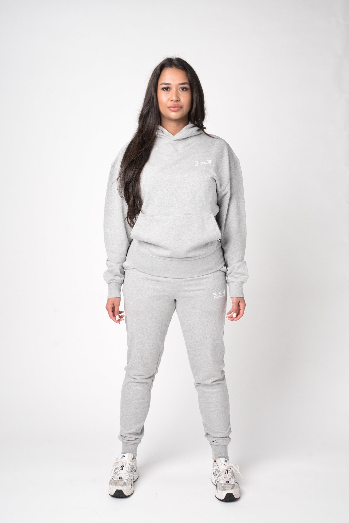 SIGNS ALIGNED | HOODIE & HOSE – GRAU