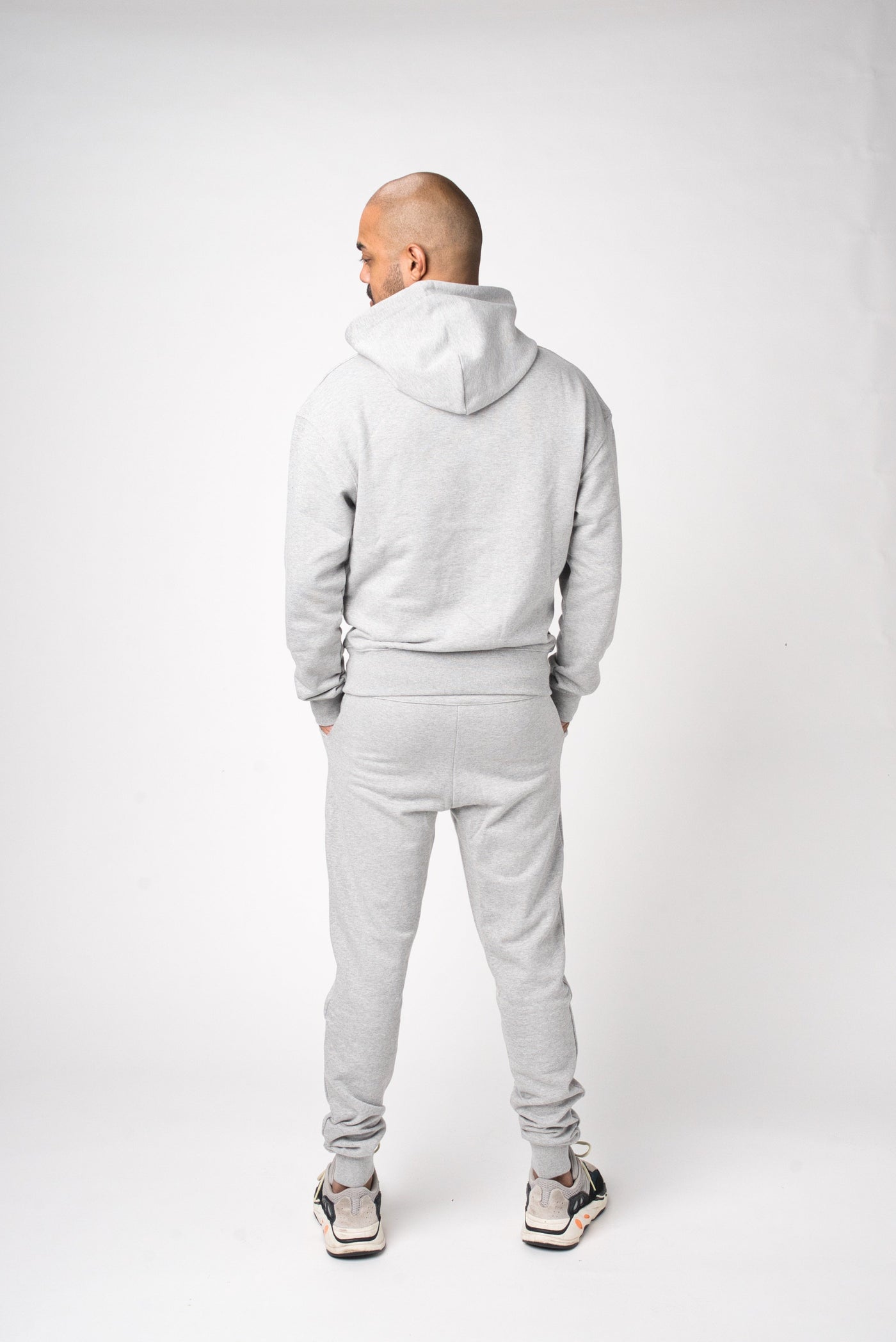 SIGNS ALIGNED | HOODIE & HOSE – GRAU