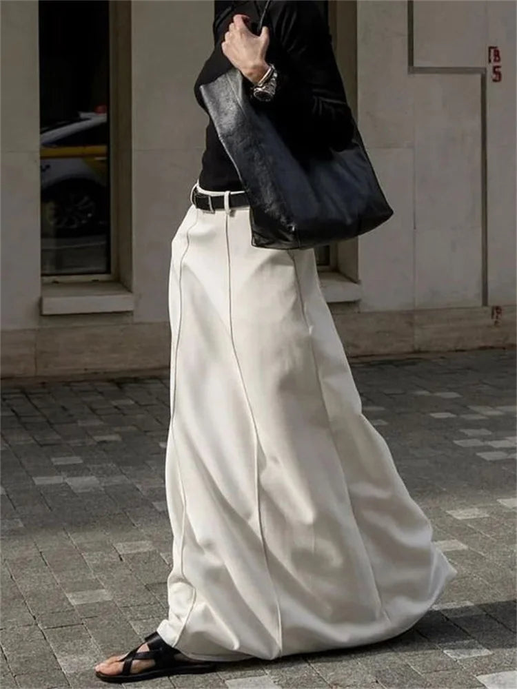 Eleganter Rock in H-Form mit einfachem und raffiniertem Design, perfekt für einen klassischen und raffinierten Look