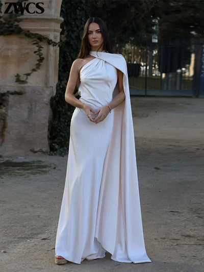 Adaline - Zeitloses Cape-Maxikleid