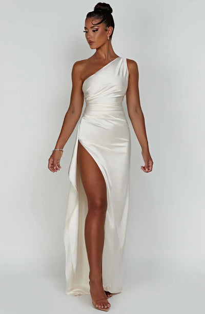 Sofie - Sommerchic Luxus Satin Silhouette