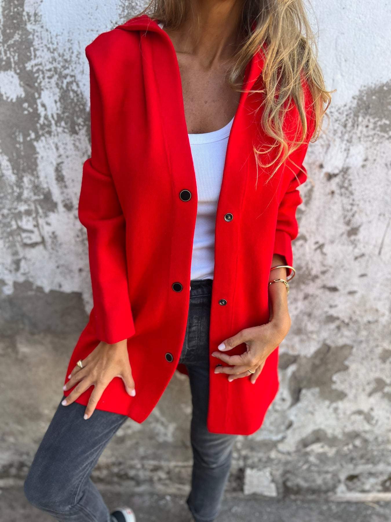 Adriana - Strickjacke mit Knöpfen und Kapuze