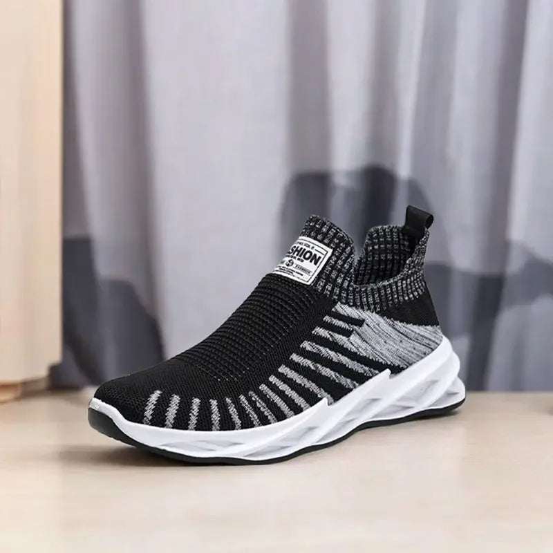 Atmungsaktive Mesh-Turnschuhe für Männer in Schwarz und Weiß - Nova