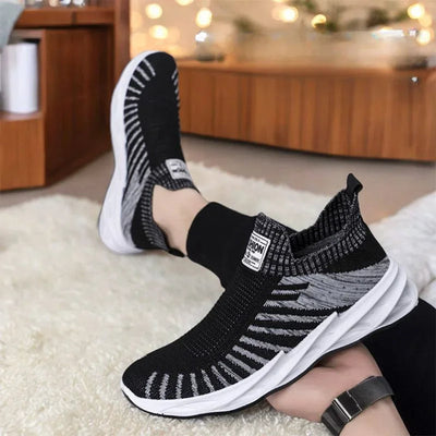Atmungsaktive Mesh-Turnschuhe für Männer in Schwarz und Weiß - Nova