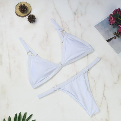 Thelma® | Zweiteiliger Bikini-Badeanzug mit goldenen Metallringen und dreieckigen Cups