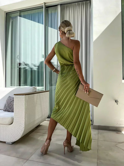 Agatha - Edles Faltenkleid mit Schulterakzent