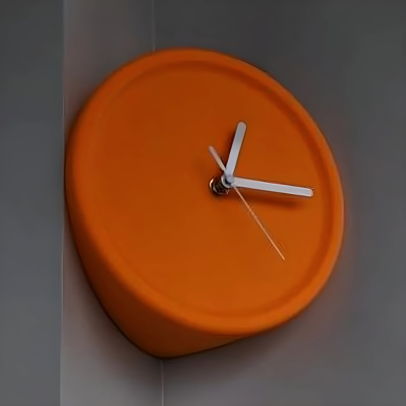 TimelessSphere Clock – Dekorative Eck-Wanduhr