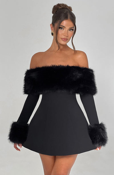 Venyra™ | Schulterfreies Minikleid mit Pelzärmeln