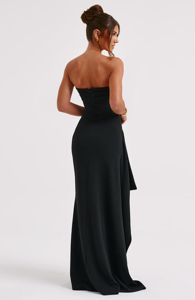 Alina - Schulterfreies Maxikleid